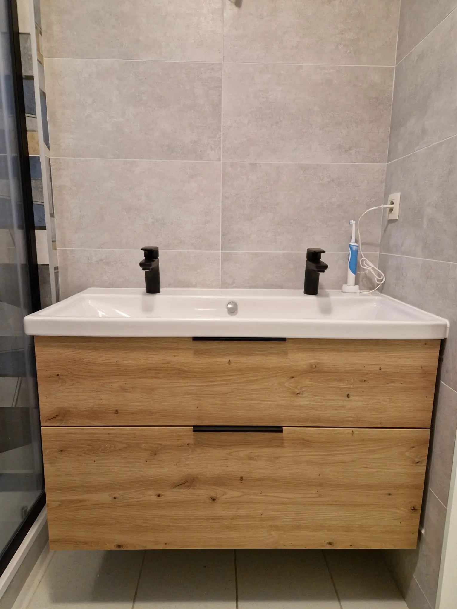 3bb472b5-efbb-4f26-9701-c6d67e9f424d